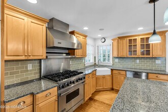 20 Rosalie Ave in Rumson, NJ - Building Photo - Building Photo