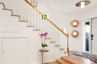 3149 Mary St in Miami, FL - Building Photo - Building Photo