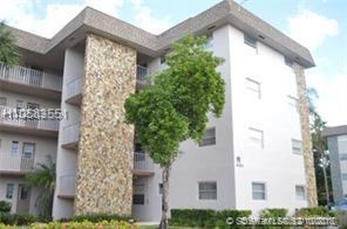 2440 SW 81st Ave in Davie, FL - Building Photo - Building Photo