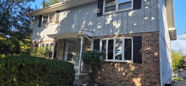 9325 Kennedy Ave in Highland, IN - Building Photo - Building Photo