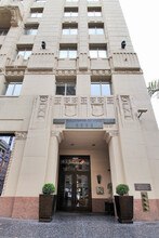 6253 Hollywood Blvd in Los Angeles, CA - Foto de edificio - Building Photo