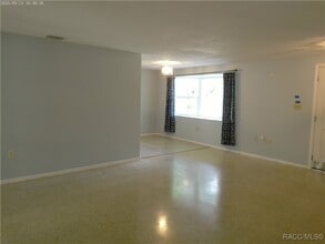 1080 N Hollywood Cir in Crystal River, FL - Building Photo - Building Photo