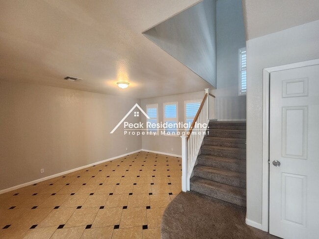 1119 Green Ridge Dr in Stockton, CA - Building Photo - Building Photo