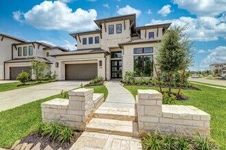 10902 Overlook Pt Dr in Missouri City, TX - Building Photo - Building Photo