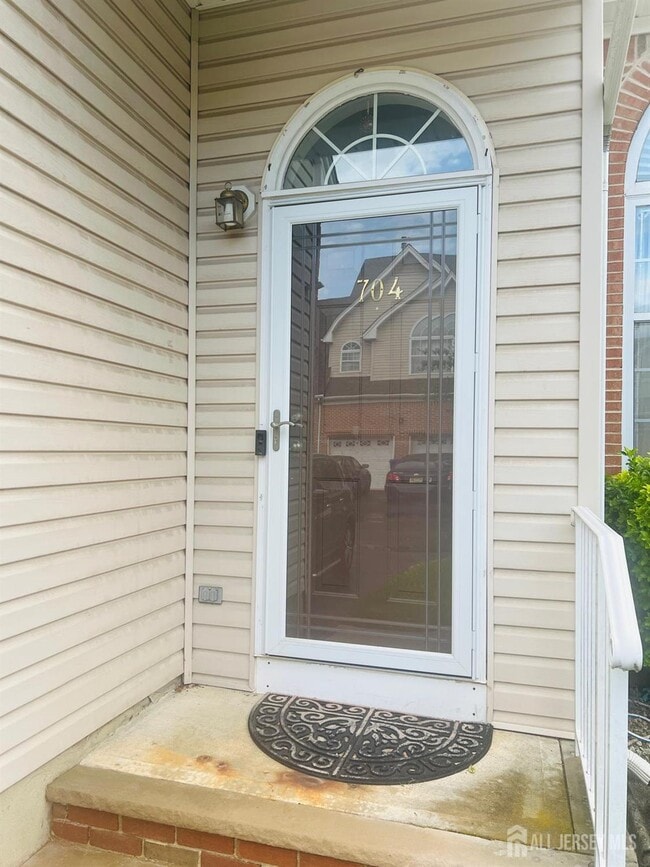 704 Heron Ct in North Brunswick, NJ - Building Photo - Building Photo