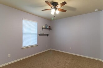 8250 Arezzo Dr in Round Rock, TX - Building Photo - Building Photo