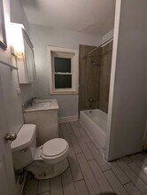 7842 S Bennett Ave in Chicago, IL - Building Photo - Building Photo