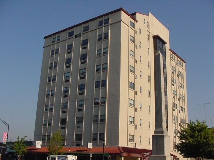 131 E Broad St in Athens, GA - Building Photo