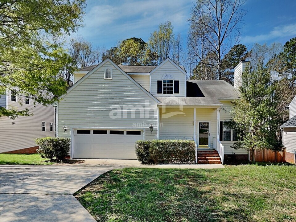 2508 Farlow Gap Ln in Raleigh, NC - Building Photo