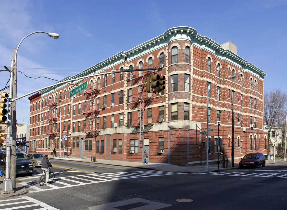 Rockridge in Brooklyn, NY - Foto de edificio