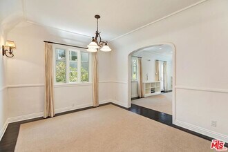 668 S Gretna Green Way in Los Angeles, CA - Building Photo - Building Photo
