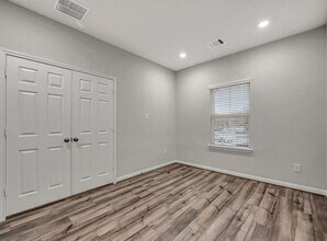 216 Cresta Cv Ct in Montgomery, TX - Building Photo - Building Photo