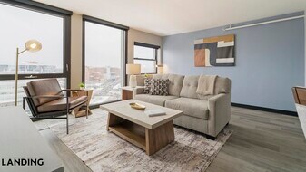 1922 W Ogden Ave, Unit 1405 in Chicago, IL - Building Photo