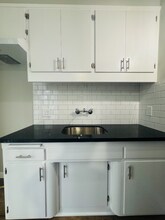 2026 Hermosa Ave, Unit 5 in Hermosa Beach, CA - Foto de edificio - Building Photo