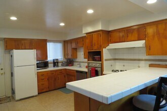 345 Placentia Ave in Pismo Beach, CA - Building Photo - Building Photo