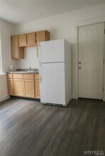 196 Englewood Ave in Buffalo, NY - Foto de edificio - Building Photo