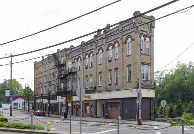 637-651 Hillsboro St in Pittsburgh, PA - Foto de edificio - Building Photo