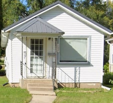 1436 W American St in Freeport, IL - Building Photo