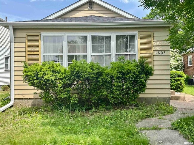 property at 1805 40th St