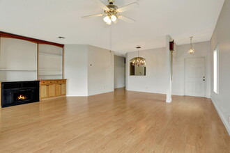 1040 SW 42nd Ave in Deerfield Beach, FL - Foto de edificio - Building Photo