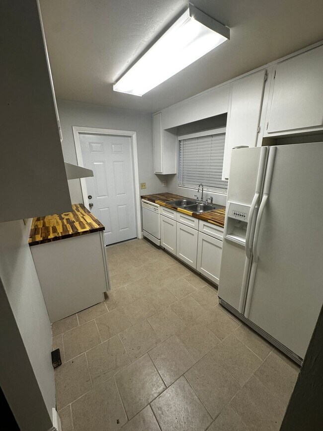 5909 NW 23rd Terrace-Unit -5909 in Gainesville, FL - Building Photo - Building Photo