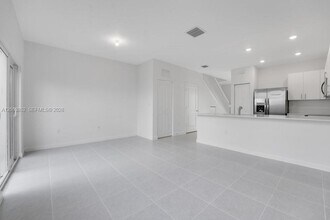 2619 SE 28th Dr in Homestead, FL - Building Photo - Building Photo