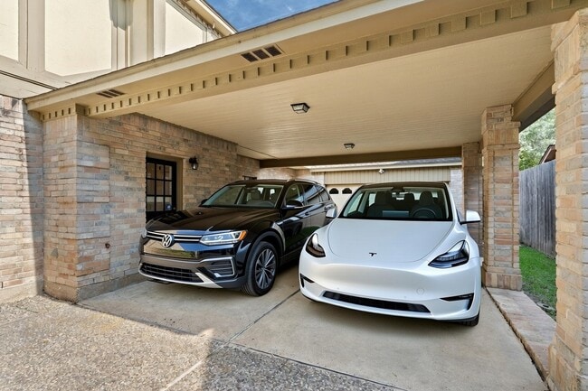 1218 Emerald Green Ln in Houston, TX - Foto de edificio - Building Photo