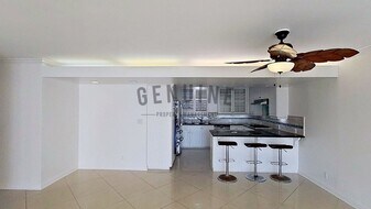 310 Fernando St in Newport Beach, CA - Building Photo