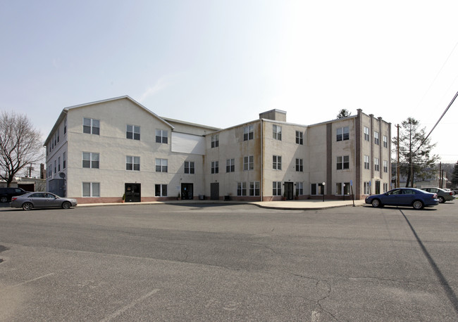 St. Charles Apartments in Schuylkill Haven, PA - Building Photo - Building Photo