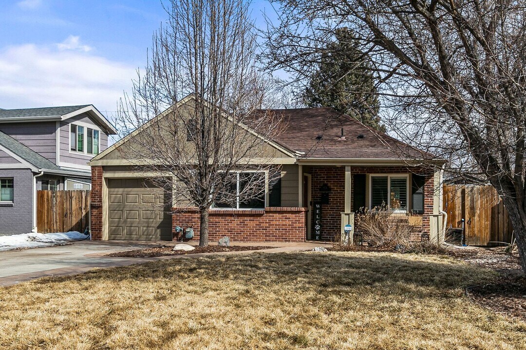 974 Elm St in Denver, CO - Building Photo