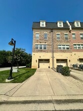 851 Regents Square in Oxon Hill, MD - Building Photo - Building Photo