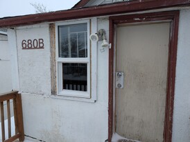 680 B Aberdeen Ave in Winnipeg, MB - Building Photo