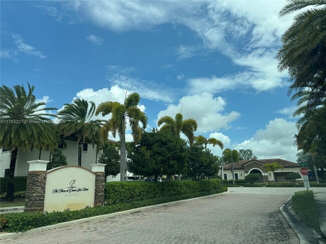 16550 SW 42nd Terrace in Miami, FL - Building Photo - Building Photo