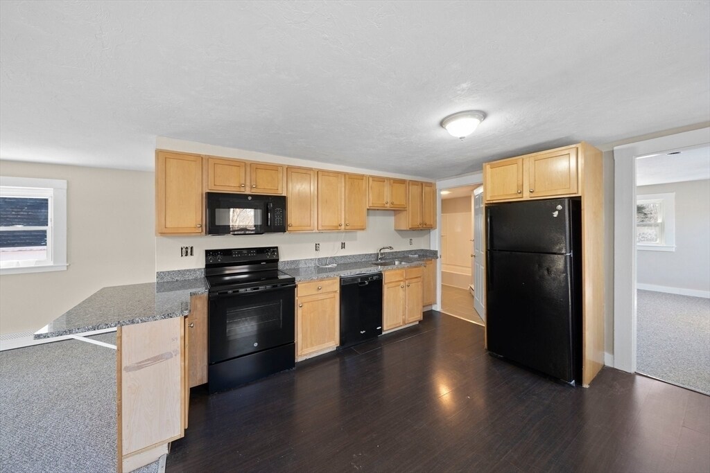 22 Lebaron St in Middleboro, MA - Building Photo