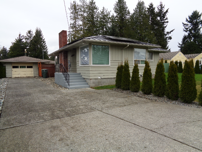 401 Pecks Dr in Everett, WA - Building Photo