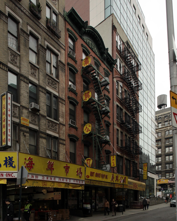 22 1/2 Catherine St in New York, NY - Foto de edificio