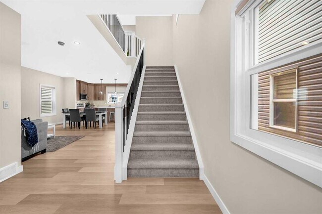 101 Midtown Cl SW in Airdrie, AB - Building Photo - Building Photo