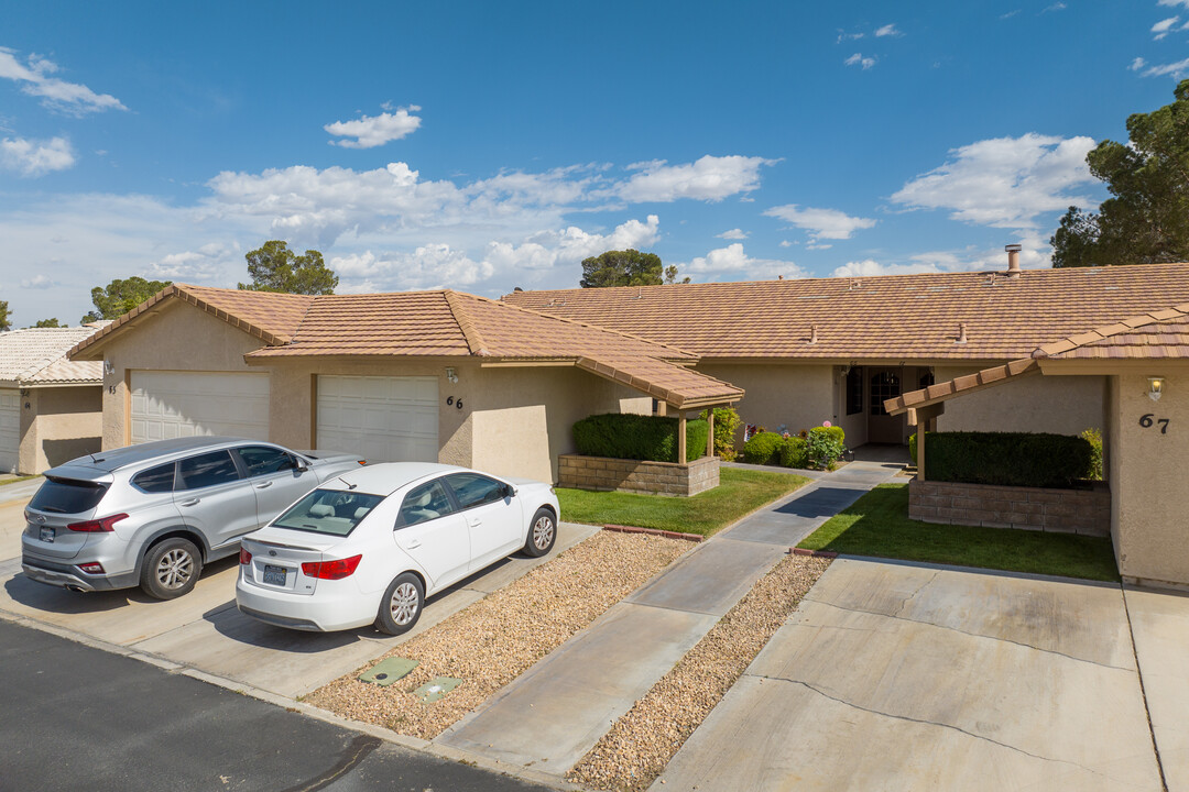 Fairway Court in Helendale, CA - Foto de edificio