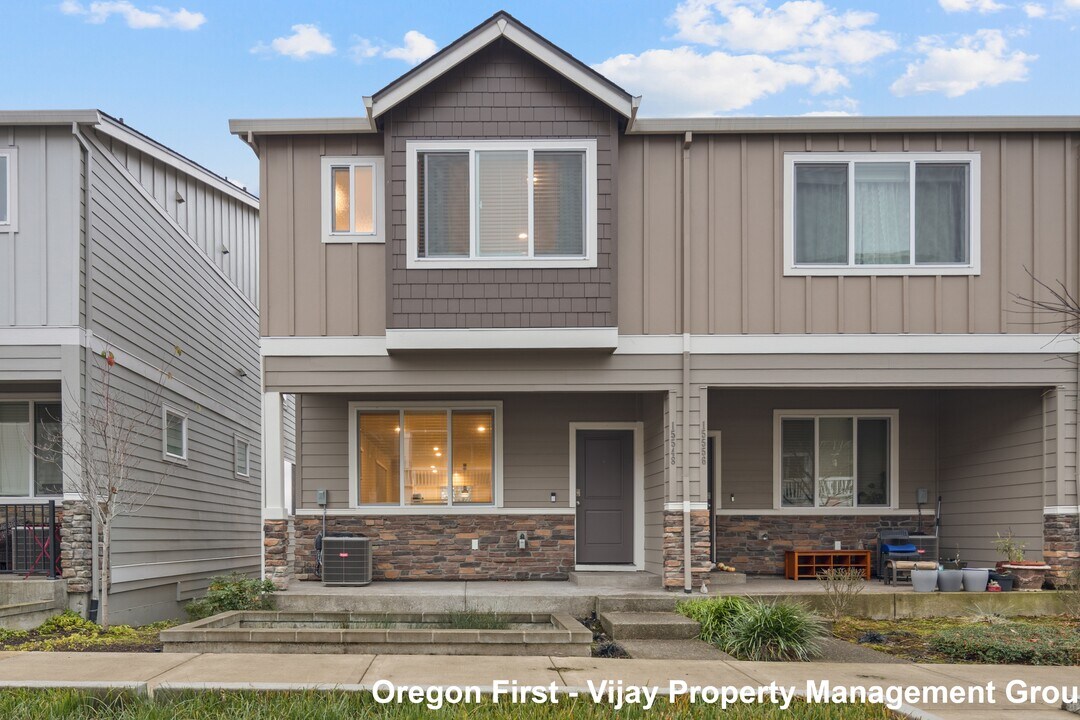 15548 NW Linder St in Portland, OR - Building Photo