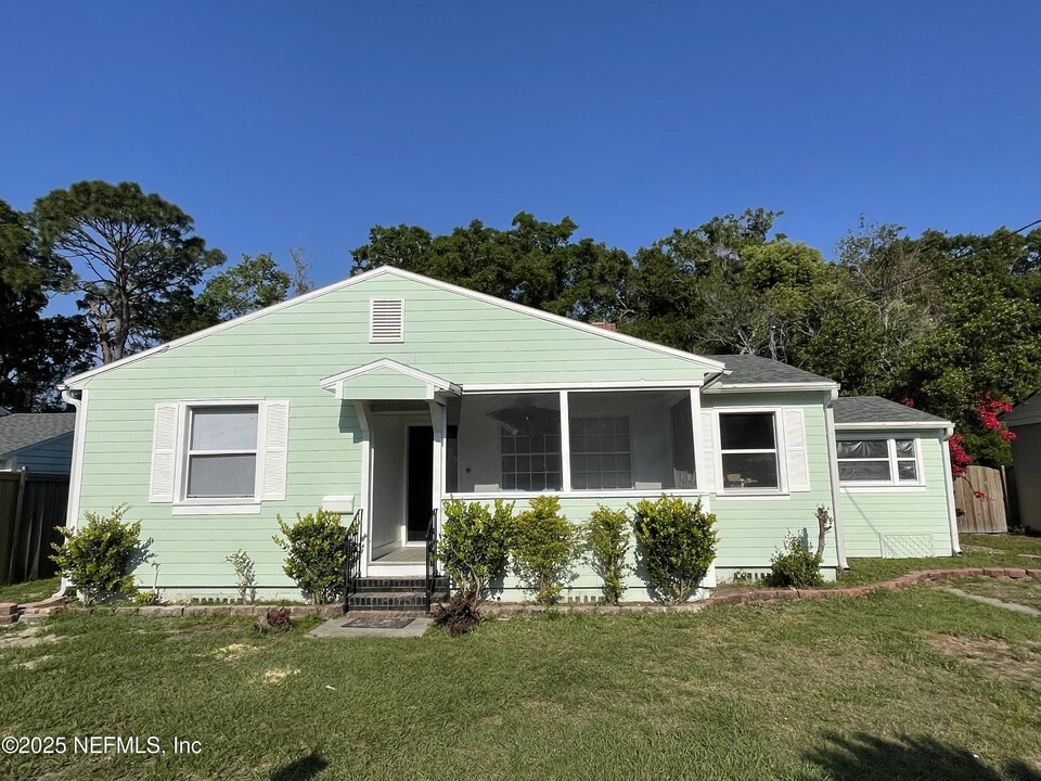 5424 Duke Rd in Jacksonville, FL - Foto de edificio