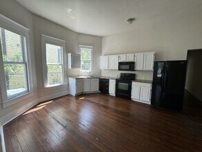 410 E Carson St-Unit -2 in San Antonio, TX - Building Photo - Building Photo