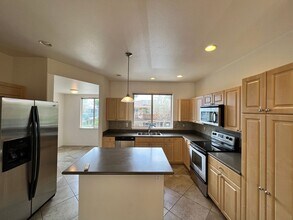 92-1135-1135 Panana St in Kapolei, HI - Building Photo - Building Photo