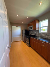 815 N Sparks St in Burbank, CA - Building Photo - Building Photo