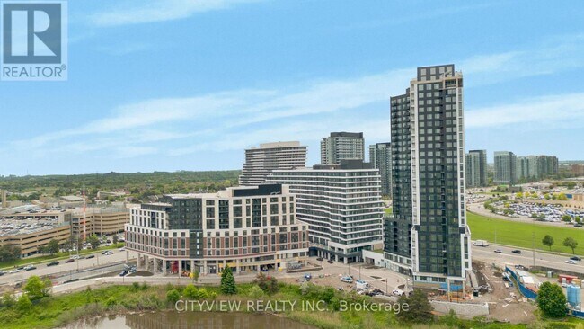 2495 Eglinton Ave W in Mississauga, ON - Building Photo - Building Photo