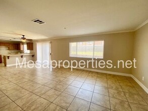 7195 Oak Tree Pl in Fontana, CA - Building Photo - Building Photo
