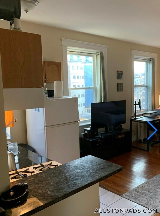 1185 Commonwealth Ave in Boston, MA - Building Photo