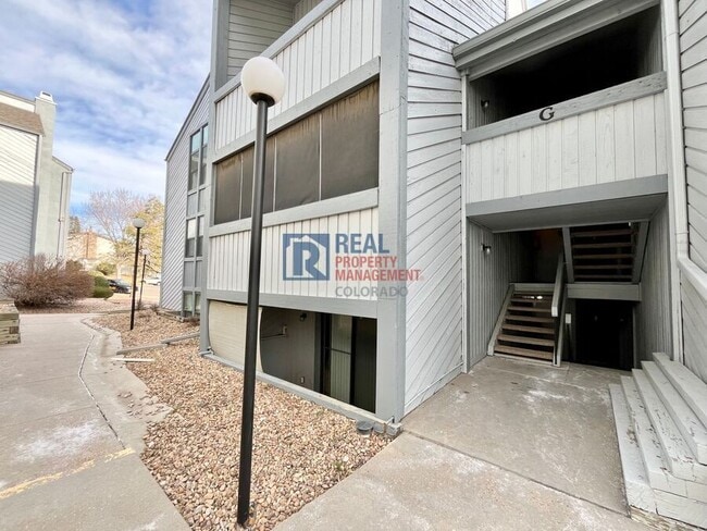 14076 E Stanford Cir in Aurora, CO - Building Photo - Building Photo