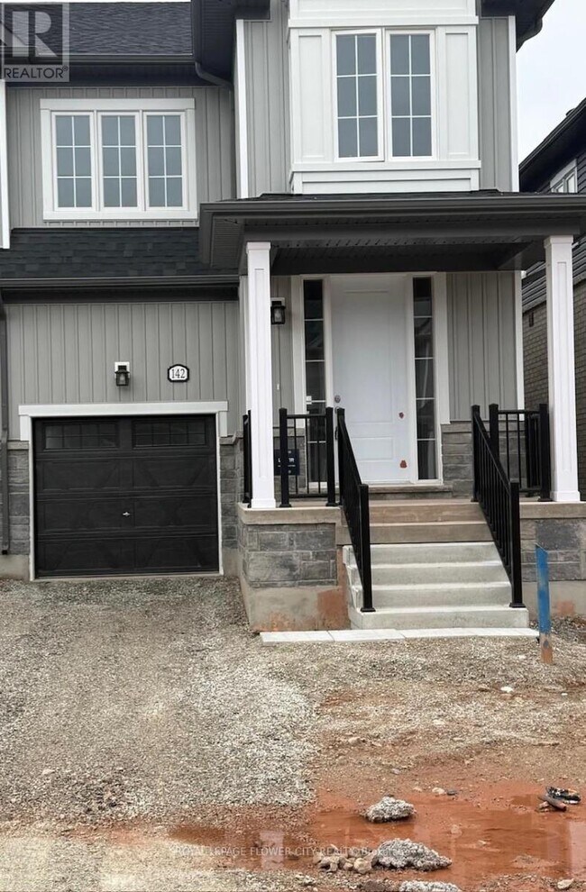 142 Molozzi St in Erin, ON - Building Photo - Building Photo