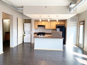 Court Ave Lofts in Des Moines, IA - Building Photo - Building Photo