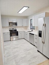 518 Loomis Trail in Daytona Beach, FL - Building Photo - Building Photo
